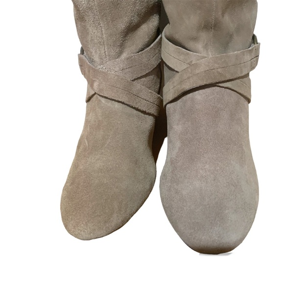 DKNYC Alina Wedge Heel Soft Suede Mid Calf Boots Taupe Size 8 NWT - Picture 2 of 14